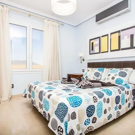 Playa Blanca Sleeps 8 Pool Air Con Wifi Villa