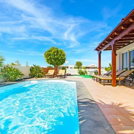 Villa Playa Blanca Sleeps 8 Pool Air Con Wifi Playa Blanca (Lanzarote)